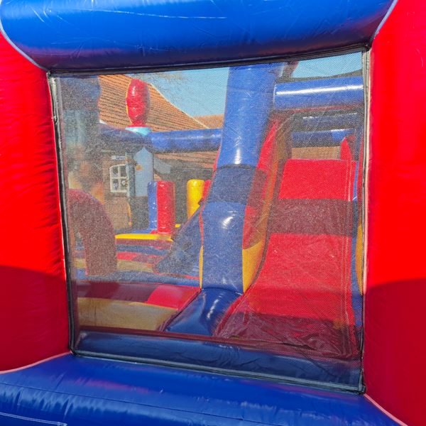 superheld springkussen huren