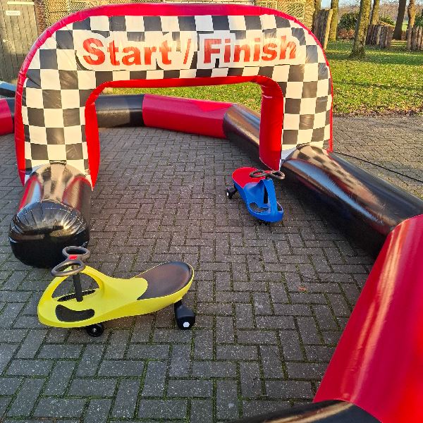 mini skelterbaan huren met kleine autotjes