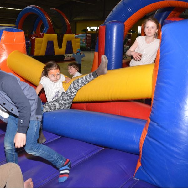 Stormbaan hindernisbaan 8 meter Stormbaan hindernisbaan 8 meter