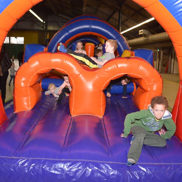 Stormbaan hindernisbaan 8 meter Stormbaan hindernisbaan 8 meter